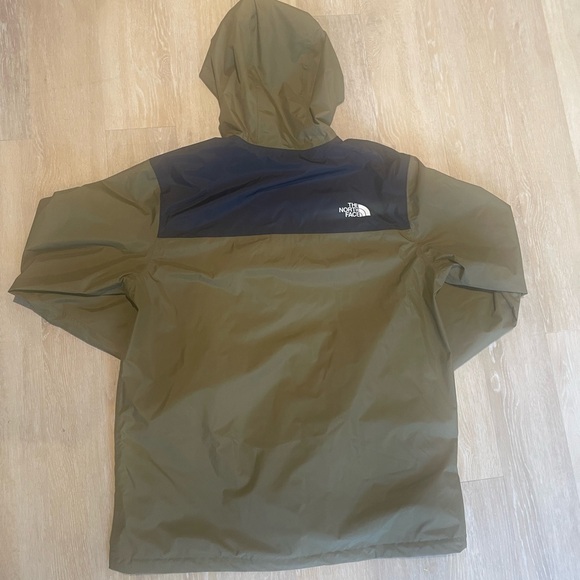 The North Face Dryvent Rain Jacket - Picture 2 of 4